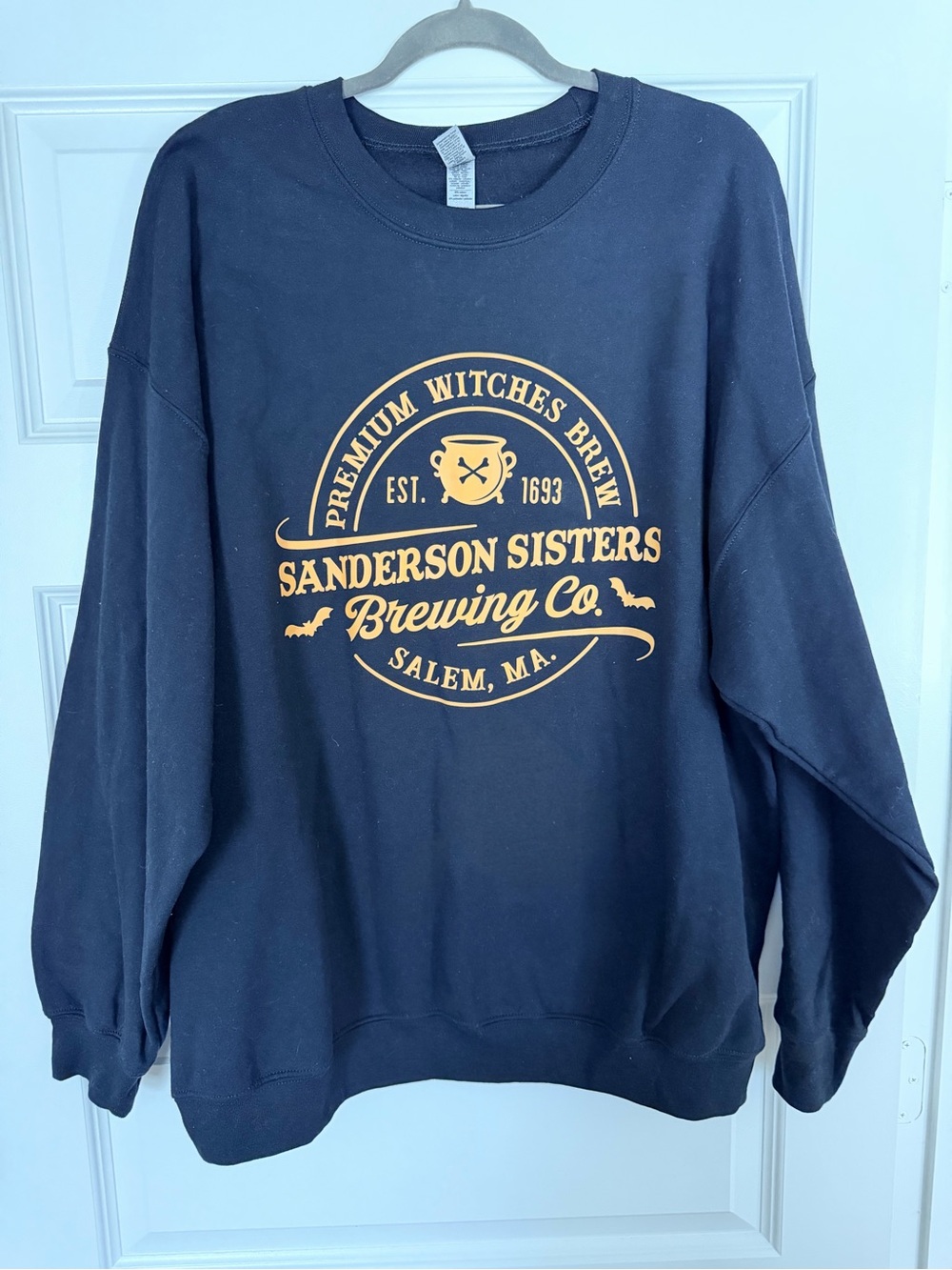 Gildan Black Crewneck Sweatshirt Orange Sanderson Sisters Brewing Co Salem, Mass